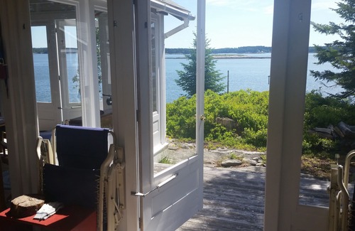 Mac Mahan Cottage | Coastal Island Retreat - Privacy and Convenience. Boat rental available.