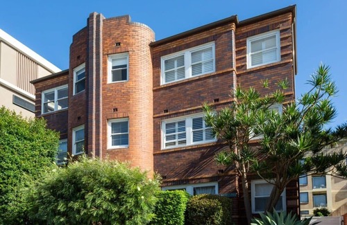 Coogee Apartment | Coastal Living Just Metres From Coogee Beach