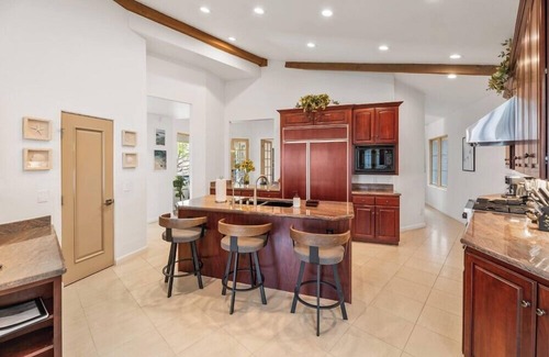 Country Club House | Coastal Lookout: 4BR Luxury Home w/Beautiful Patio & Jet Tub in La Jolla