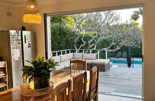 Freshwater House | Coastal Luxury Retreat | Freshwater Beach + Private Beach House | Sleeps 11