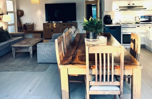 Freshwater House | Coastal Luxury Retreat | Freshwater Beach + Private Beach House | Sleeps 11