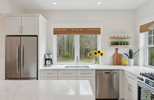 Kennebunk House | Coastal Maine Retreat ~ 1 Mile to BEACH! Outdoor TV, Firepit, Shower & more!