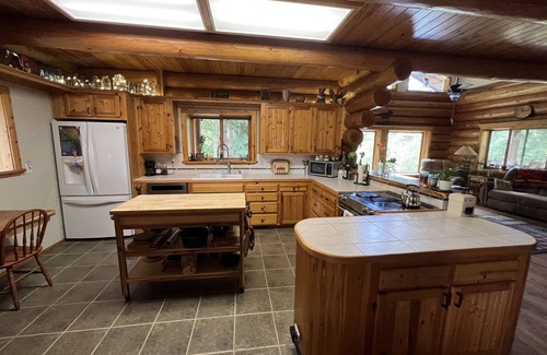Florence Cabin | Coastal MountainCabin Retreat