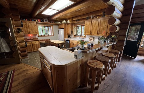 Florence Cabin | Coastal MountainCabin Retreat