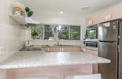 Callala Beach House | Coastal Oasis - Pet Friendly - 6 Mins Walk to Beach