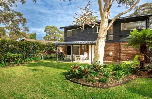 Callala Beach House | Coastal Oasis - Pet Friendly - 6 Mins Walk to Beach