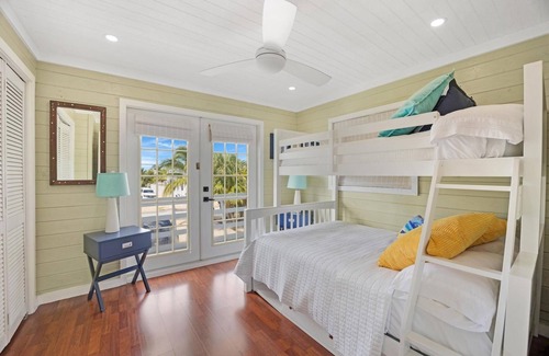 Breezeswept Beach Estates House | Coastal Paradise | Charming canalfront boating home on Ramrod Key