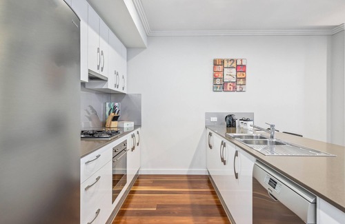 Glenelg North House | Coastal Parkside ~ Glenelg North - ADJACENT GLENELG - Fancy a tranquil retreat in an outstanding location?