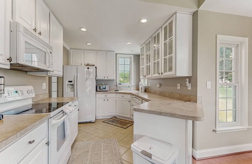 Ocean Pines House | Coastal resort with pool, golf, fireplace, W/D, sunroom & beach access