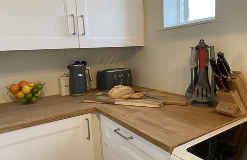 Berwick-upon-Tweed Cottage | Coastal retreat with stunning sea views - 5 mins to the beach!