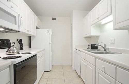 Harbour Town House | Coastal Retreat in Harbour Town - Pool, Sleeps 8
