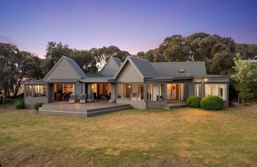 Kilcunda House | COASTAL RETREAT FOR ALL SEASONS 2-14 GUESTS