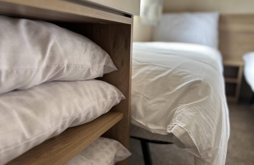 Pevensey Cabin | Coastal retreat luxury caravan home away from home