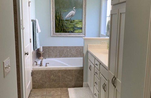 St. James House | Coastal Retreat Minutes from the Beach/Oak Island and Historic Southport