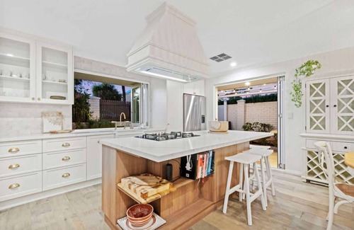 Scarborough Apartment | Coastal Retreat Modern Home in Scarborough