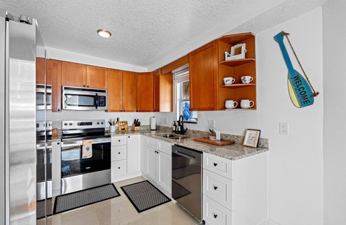 Madeira Beach House | Coastal Retreat Near John’s Pass Village
