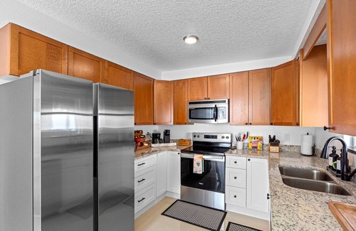 Madeira Beach House | Coastal Retreat Near John’s Pass Village