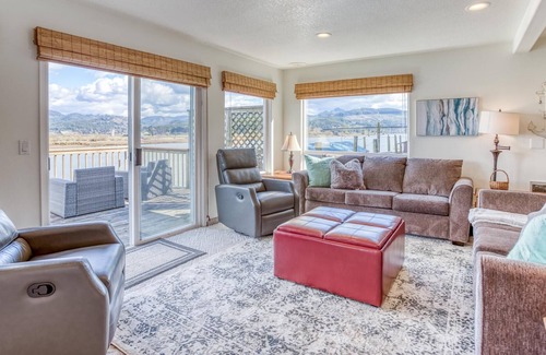 Nehalem Condo | Coastal River Haven