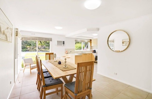 Rosebud House | Coastal Rosebud Family Home - Steps from the Beach*