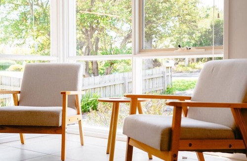 Rosebud House | Coastal Rosebud Family Home - Steps from the Beach*