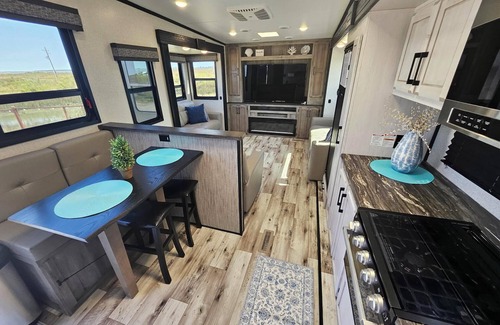 Port Bolivar House | Coastal RV – Durango Half Ton 5th Wheel - Sleeps 6