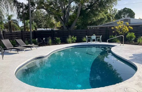 Southgate House | Coastal Sarasota Pool Home near Siesta Key Beach