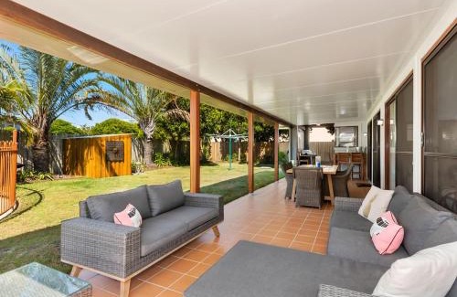 Casuarina House | Coastal Soul - Pet Friendly, Family Entertainer with Pool