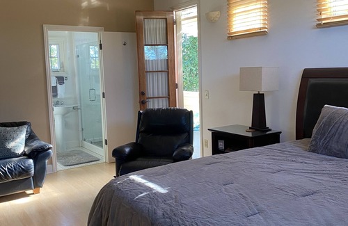 Carlsbad House | Coastal Studio Retreat! WALK to BEACH! GREAT LOCATION!Tamarack Surf! 1mn DRV!