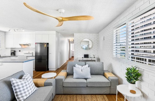 Maroochydore Apartment | Coastal style 3 bedroom unit directly opposite the beach!