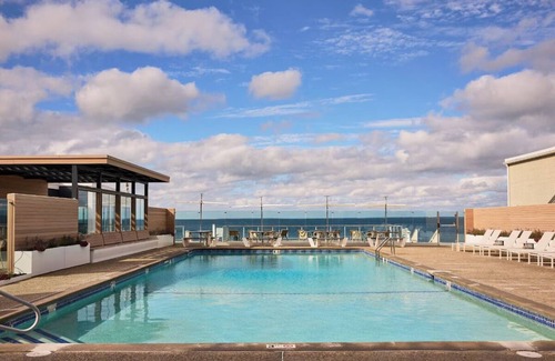 Silver Beach Hotel | Coastal-Style Retreat! Onsite Parking and Pools! Near Woods Hole Aquarium!