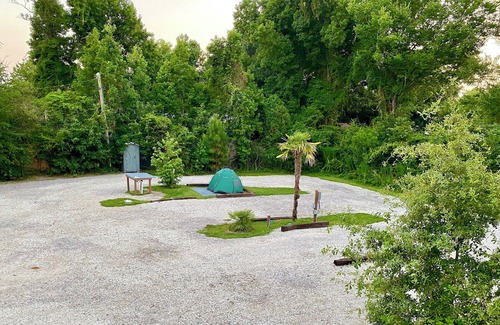 Morehead City RV Rental | Coastal Tiki Hideaway: Campsite #1, 30 Amp, Full Hook-up