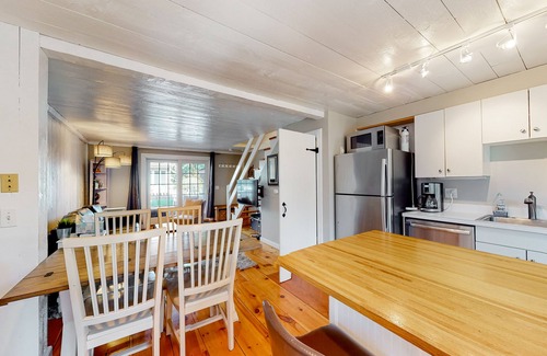 Mashpee House | Coastal townhome with easy beach access, beach gear, balconies, grill, W/D, & AC