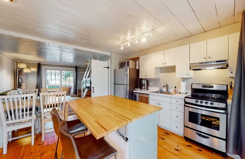 Mashpee House | Coastal townhome with easy beach access, beach gear, balconies, grill, W/D, & AC