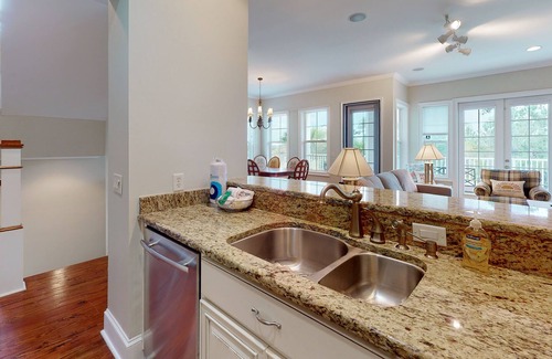 St. Marys House | Coastal townhome with screened patio, grill, bikes, kayaks, & boat slip