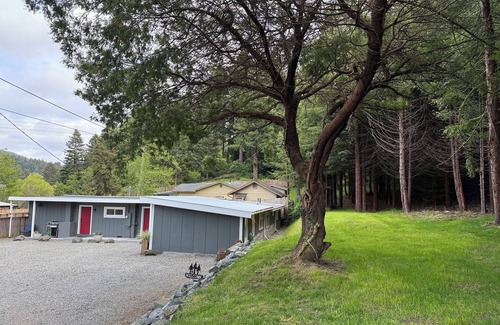 Freshwater House | Coastal Valley Hideout , 5 bedroom, 3 bath, 5 min to Cal Poly. Redwoods Hot Tub!