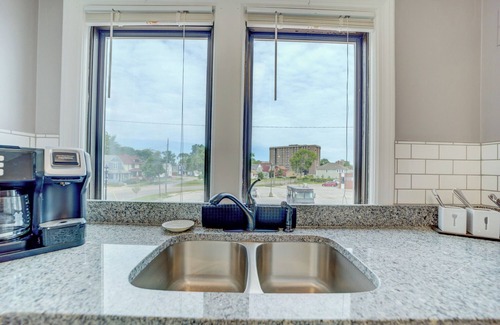 Nelson Apartment | Coastal Vibes - Apt E