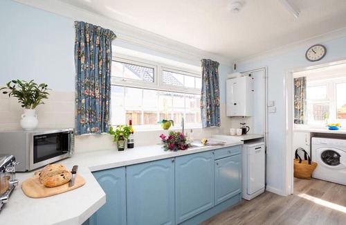 Scalby Apartment | Coastal Village Hideaway