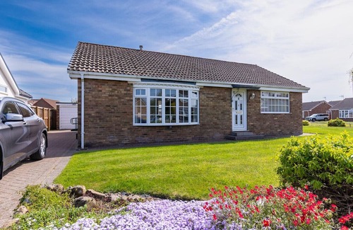 Scalby Apartment | Coastal Village Hideaway