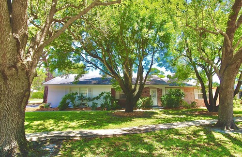Tequesta House | Coastal Village Retreat in Tequesta Village of Jupiter