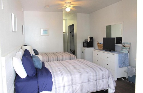 Cearra Del Ray Resort | Coastal Waters Studio 111 - Pool Side Studio