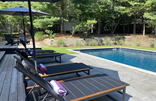 Northwest Harbor House | Coastal woods respite, walk to beach