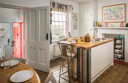 Camber Cottage | Coastguards Lookout - a cottage that sleeps 4 guests in 2 bedrooms