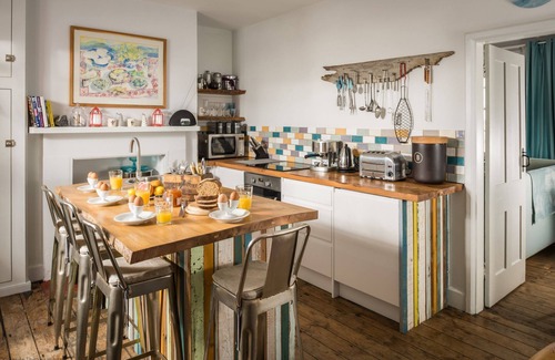Camber Cottage | Coastguards Lookout - a cottage that sleeps 4 guests in 2 bedrooms