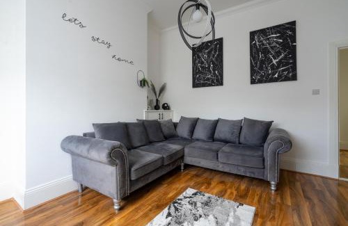 Coatbridge Apartment | Coatbridge Apartment