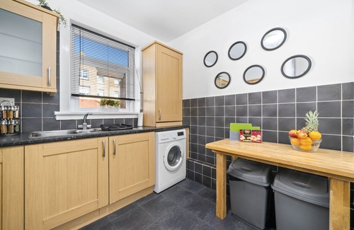Coatbridge Apartment | Coats Apartment
