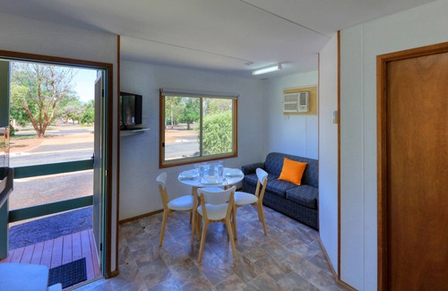 Cobar House | Cobar Caravan Park
