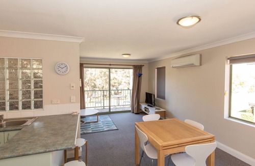 Jindabyne Apartment | Cobb & Co - 3/39 Cobbon Cres