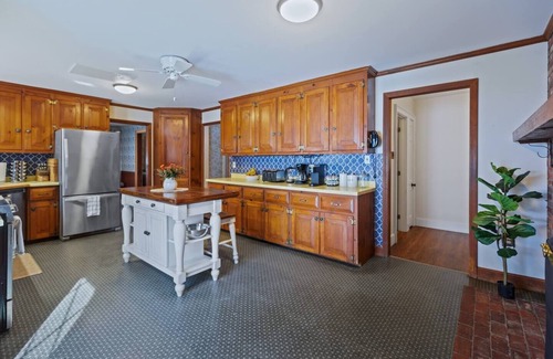 Dublin House | Cobb Meadow House - Cozy 5 Bedroom New England home in The Monadnock Region