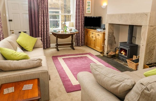 Heptonstall Cottage | COBBLE COTTAGE, family friendly, with open fire in Hebden Bridge