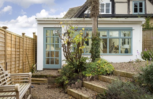Pembridge Cottage | Cobbler's Cottage (2) - a beautiful cottage sleeping 2 guests